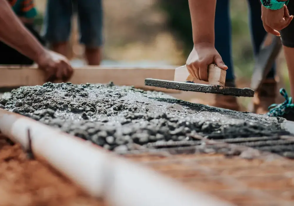 Ile waży kubik betonu - poznaj wagi i zaplanuj budowę