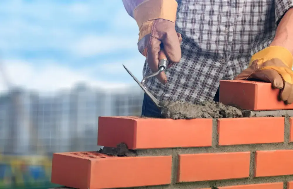 Jak zrobić zaprawę cementową – uniknij najczęstszych błędów