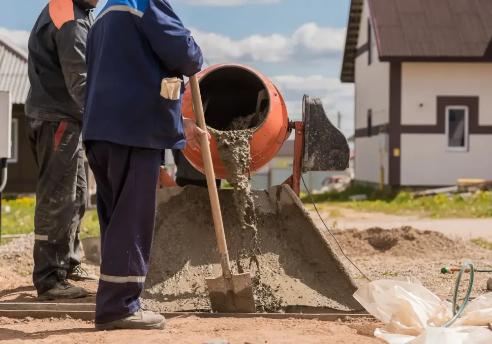 Ile łopat piachu na worek cementu? Sprawdź idealne proporcje!