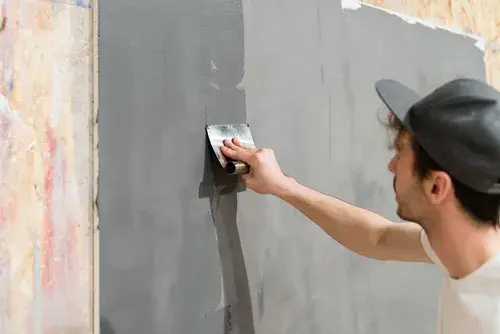 Jak położyć gładź na beton: 8 kroków do idealnej powierzchni