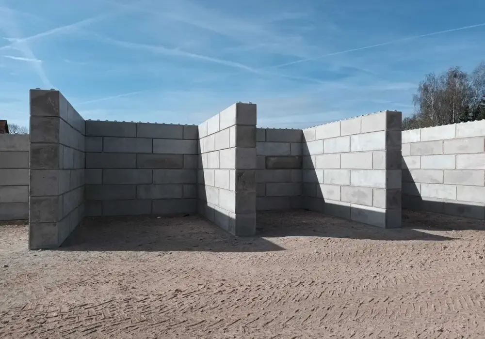 Jak zbudować mur z bloczków betonowych - poradnik i kosztorys