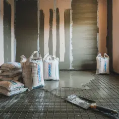 Ile cementu na 100m2 wylewki? Kluczowe obliczenia i porady