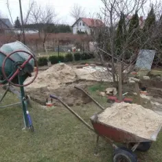 Ile cementu na fundament? Kluczowe obliczenia i porady dla Ciebie