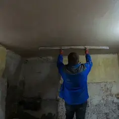 Jak położyć tynk na suficie: 9 kroków do idealnej powierzchni