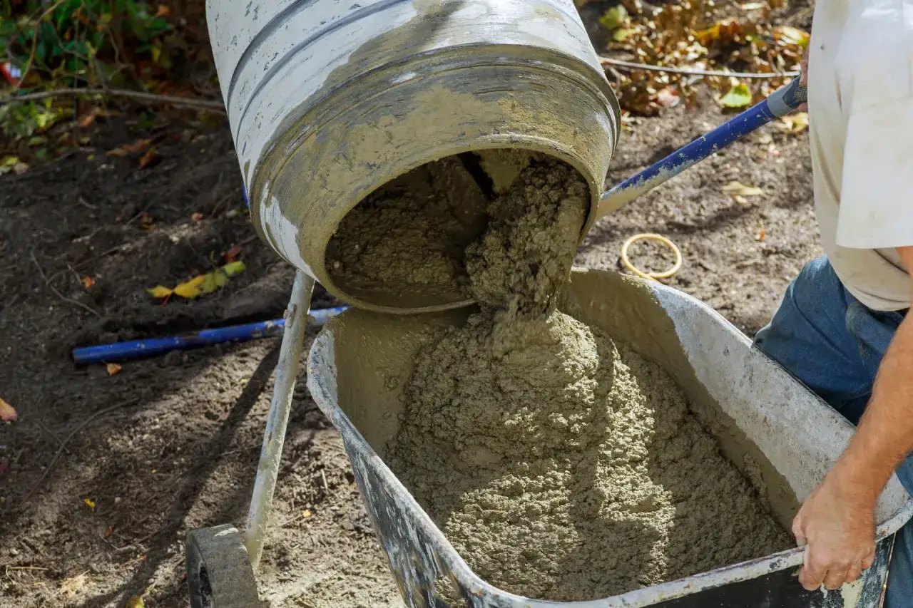 Zdjęcie Ile cementu na taczke piachu? Odkryj idealne proporcje betonu
